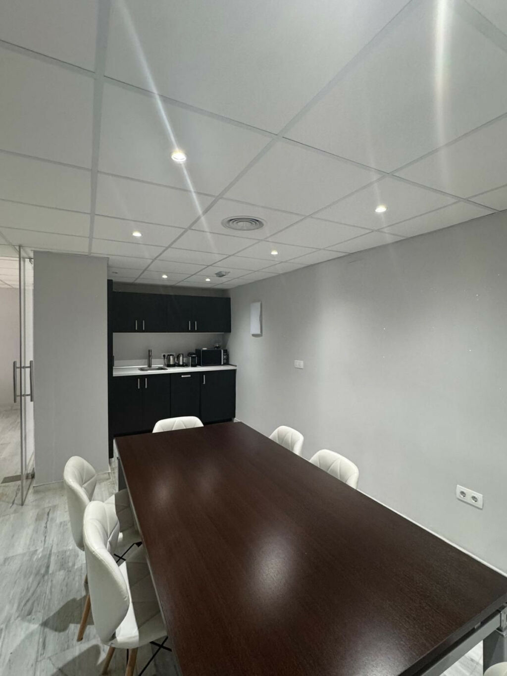 Office Nueva Andalucía Málaga - image 9