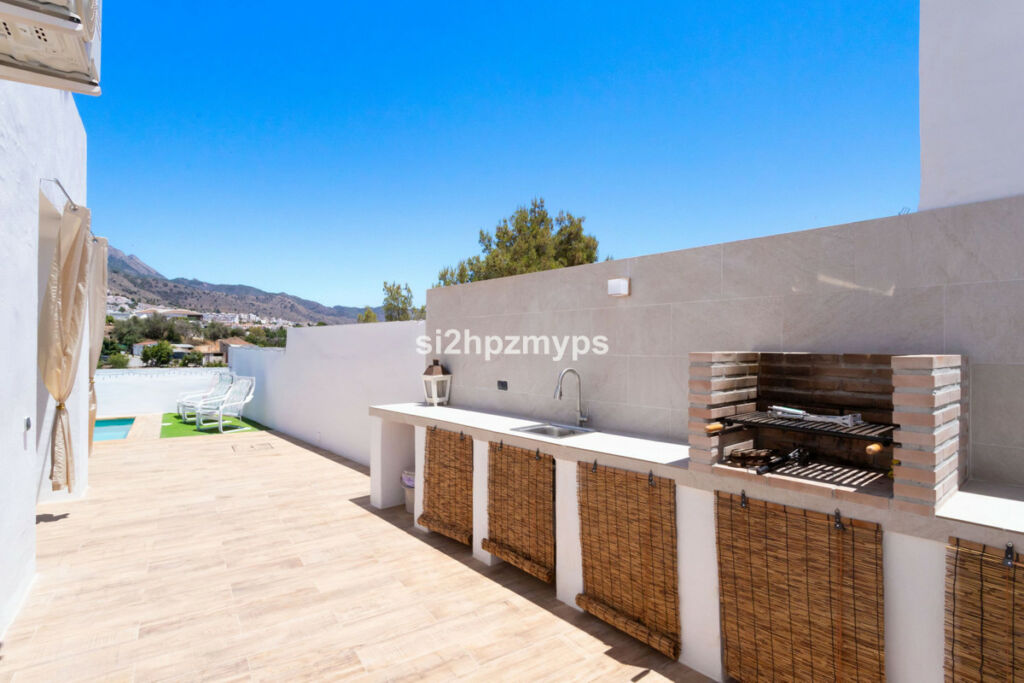 Detached Villa Nerja Málaga - image 9