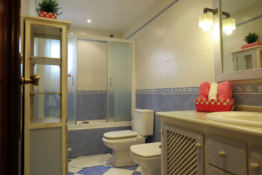 Top Floor Apartment Fuengirola Málaga - image 9