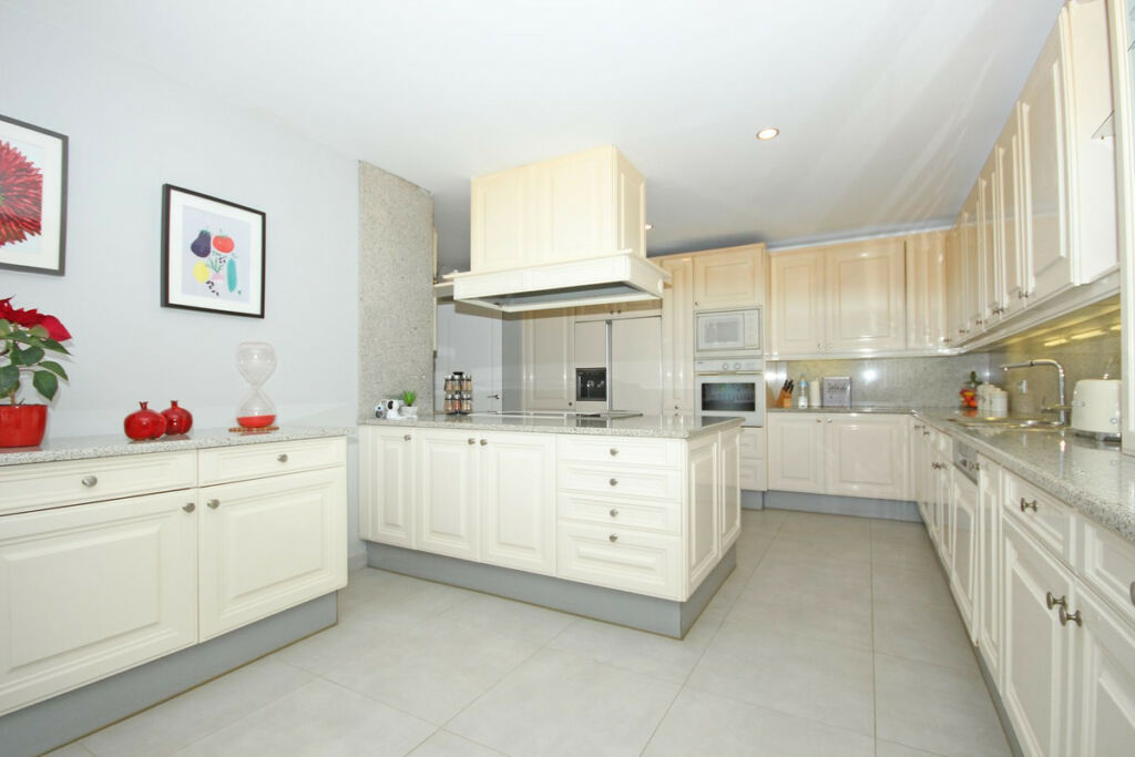 Detached Villa Benahavís Málaga - image 10
