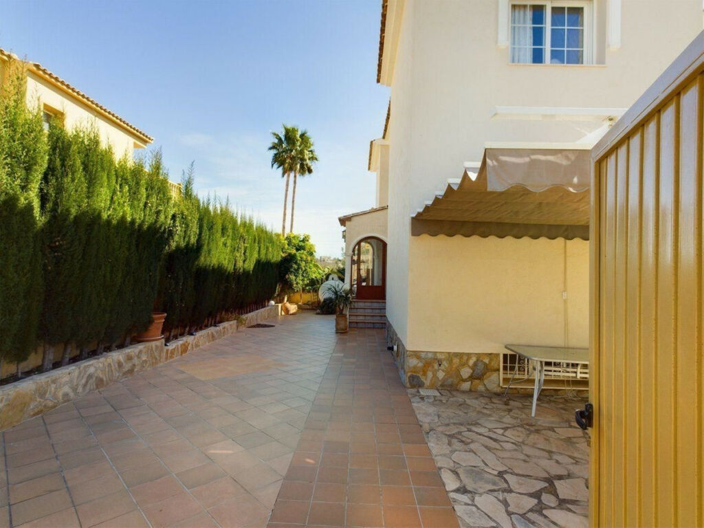 Detached Villa Calpe Alicante - image 9