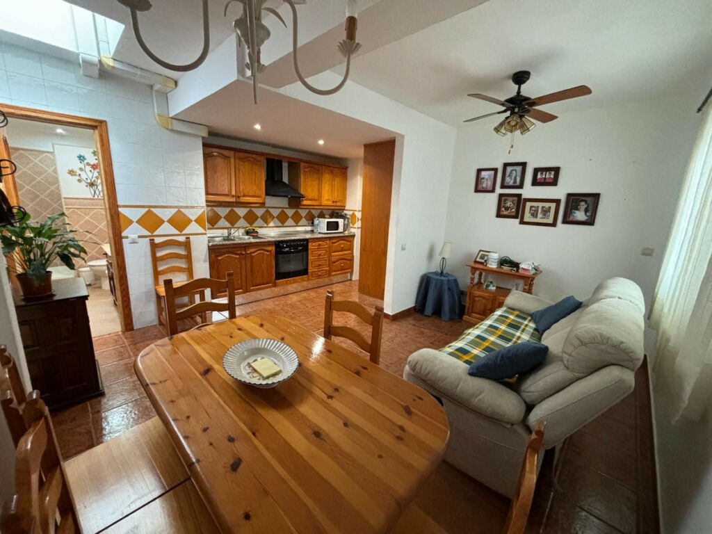 Townhouse San Pedro de Alcántara Málaga - image 9