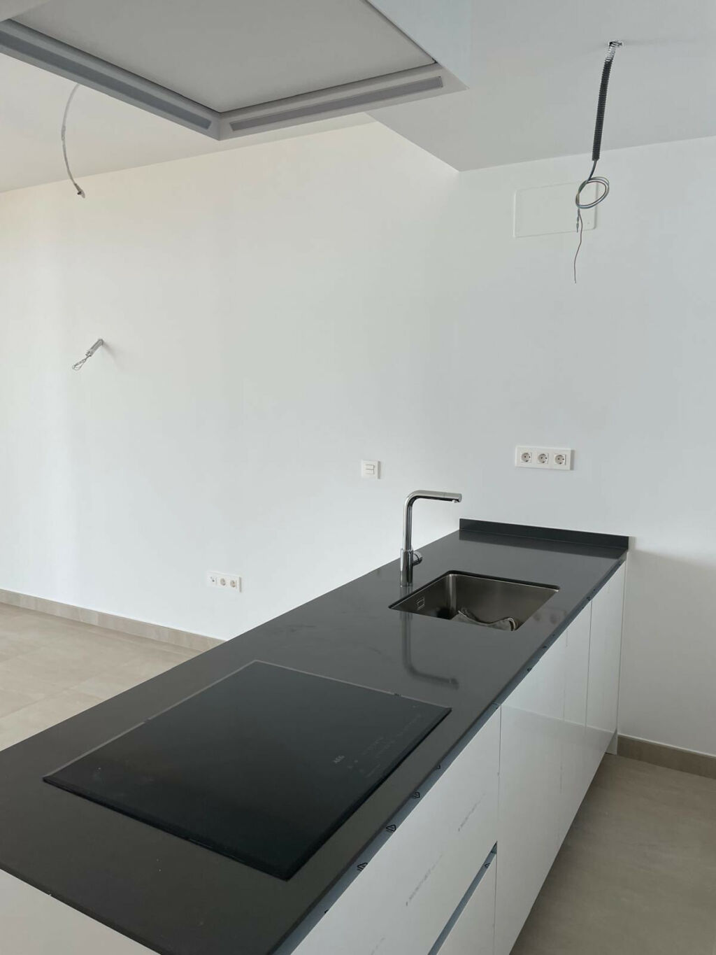 Middle Floor Apartment Carvajal Málaga - image 9