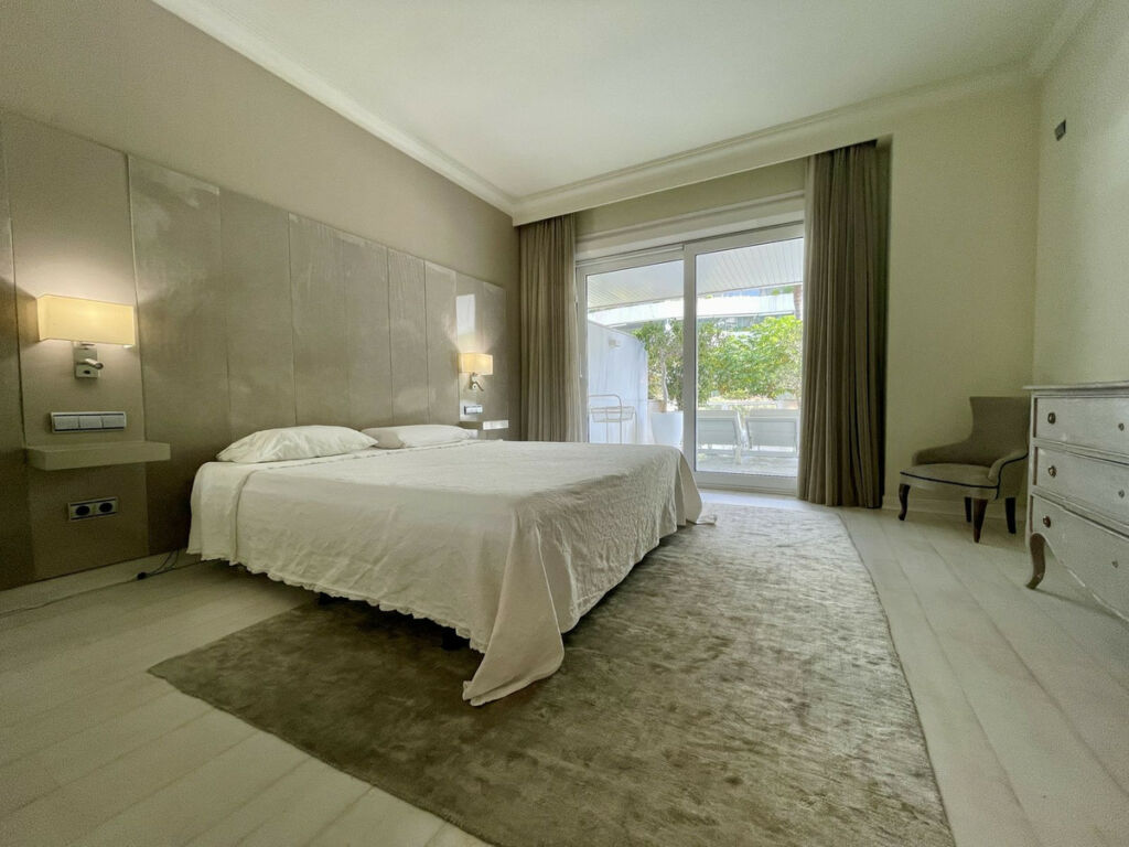 Ground Floor Apartment Puerto Banús Málaga - image 9