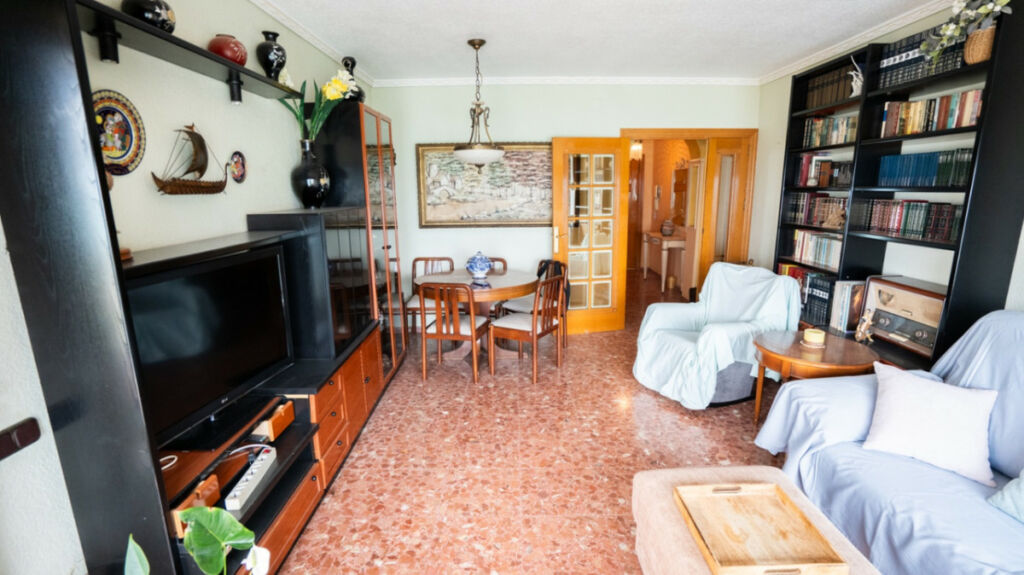 Middle Floor Apartment Torrevieja Alicante - image 9