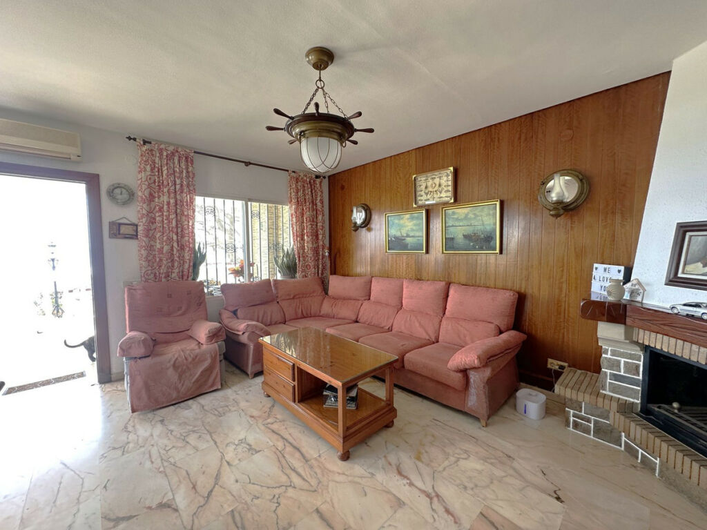 Semi-Detached House Rincón de la Victoria Málaga - image 9
