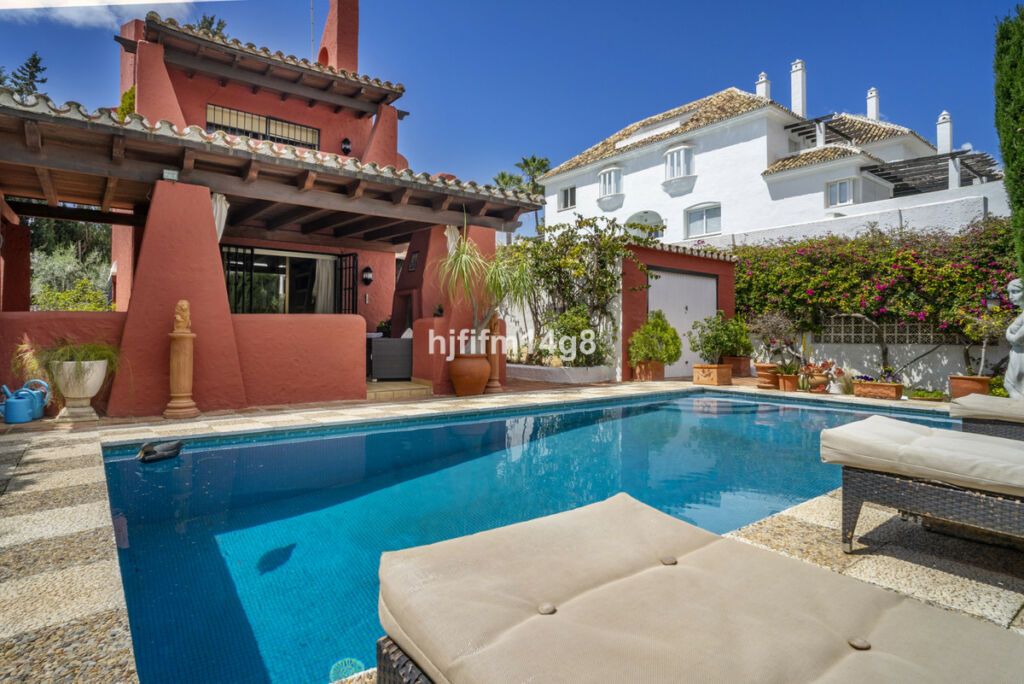 Detached Villa Nueva Andalucía Málaga