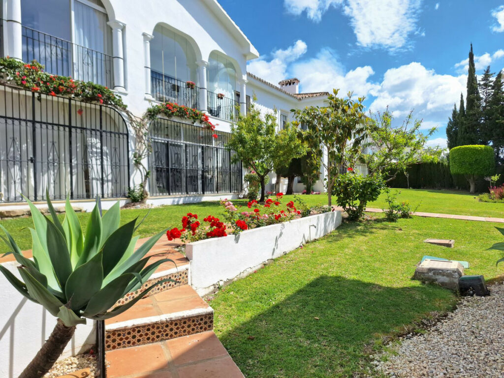 Ground Floor Apartment El Paraiso Málaga - image 25
