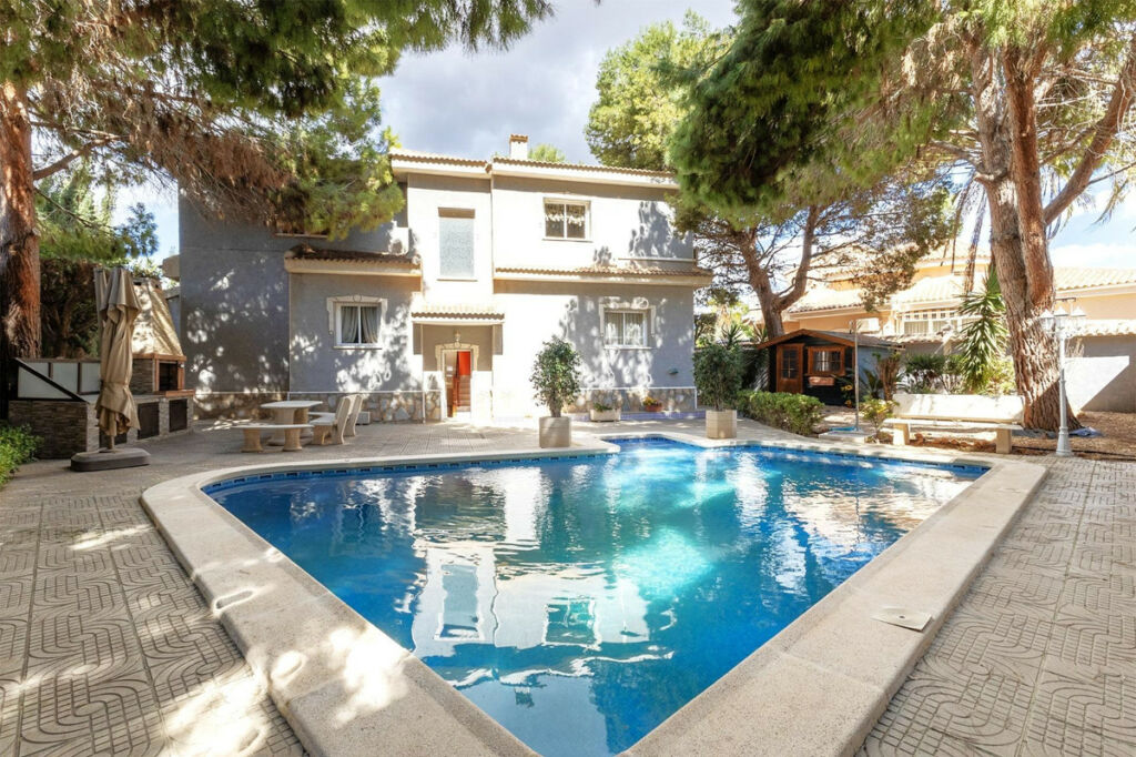 Detached Villa Ciudad Quesada Alicante - image 3