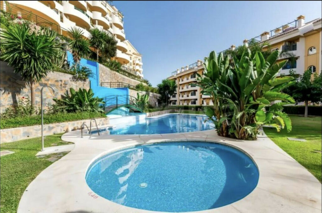 Middle Floor Apartment Nueva Andalucía Málaga