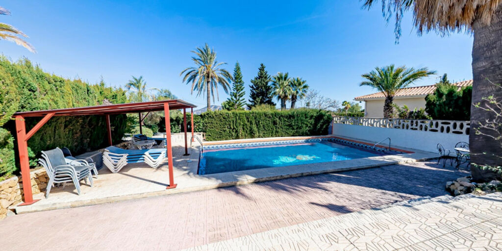 Detached Villa La Nucia Alicante - image 4