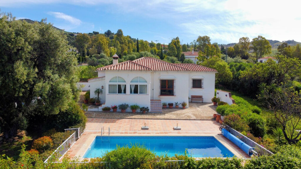 Detached Villa Almogía Málaga