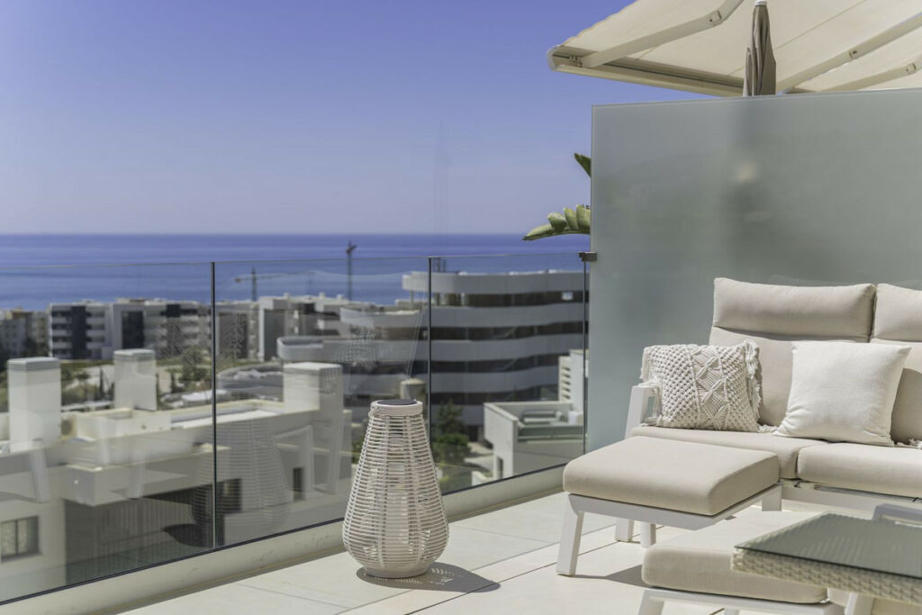 Top Floor Apartment Fuengirola Málaga - image 2