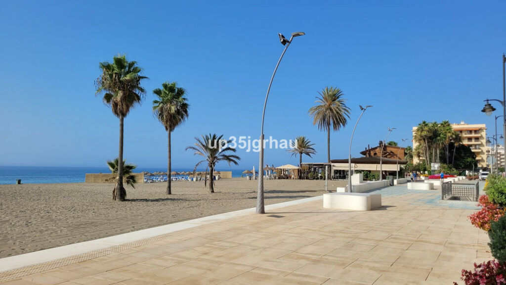 Middle Floor Apartment Estepona Málaga