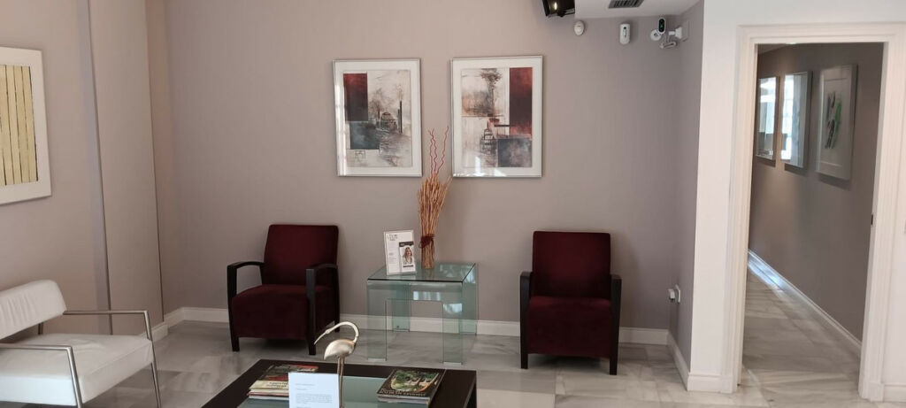 Middle Floor Apartment Marbella Málaga - image 2