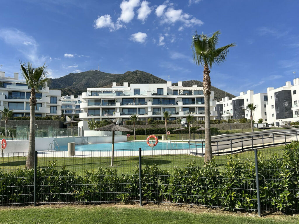 Middle Floor Apartment Higueron Málaga