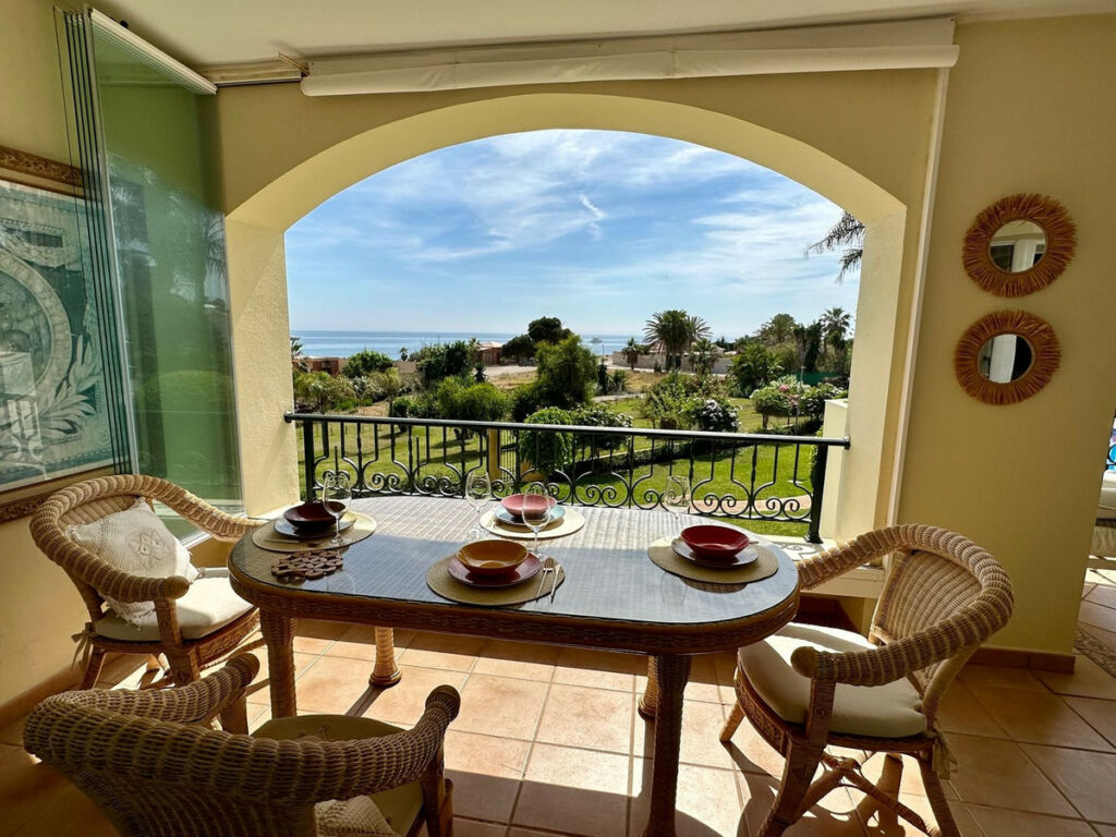 Middle Floor Apartment Elviria Málaga