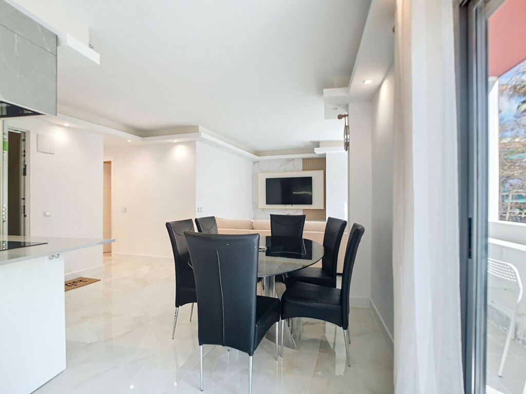 Middle Floor Apartment Estepona Málaga