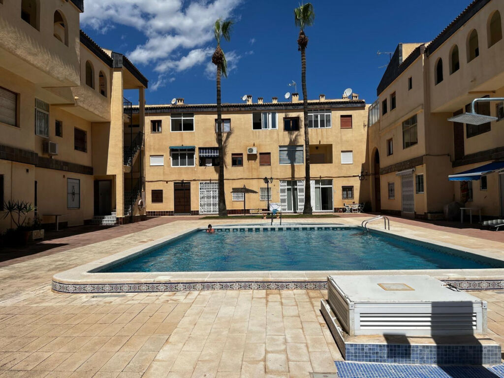 Middle Floor Apartment Punta Prima Alicante
