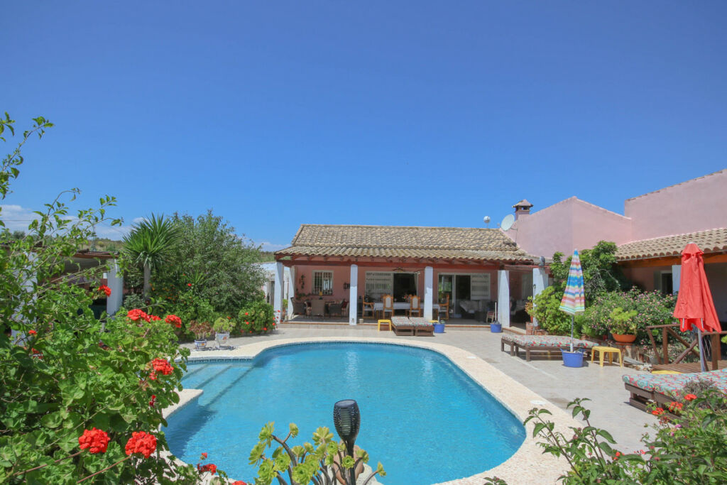 Detached Villa Cártama Málaga - image 3