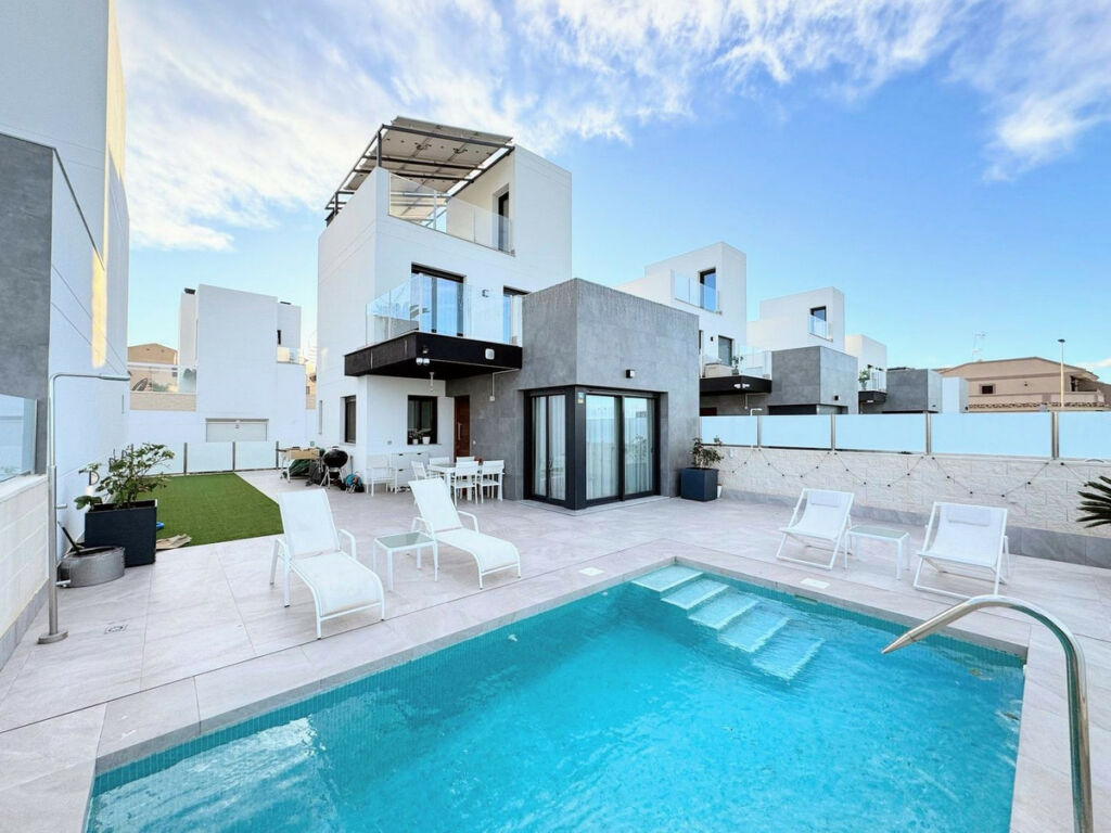Detached Villa Los Balcones Alicante
