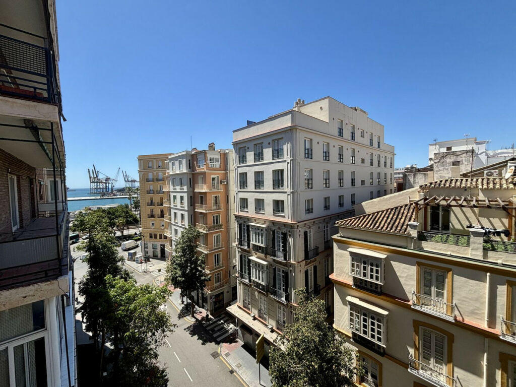 Middle Floor Apartment Málaga Centro Málaga