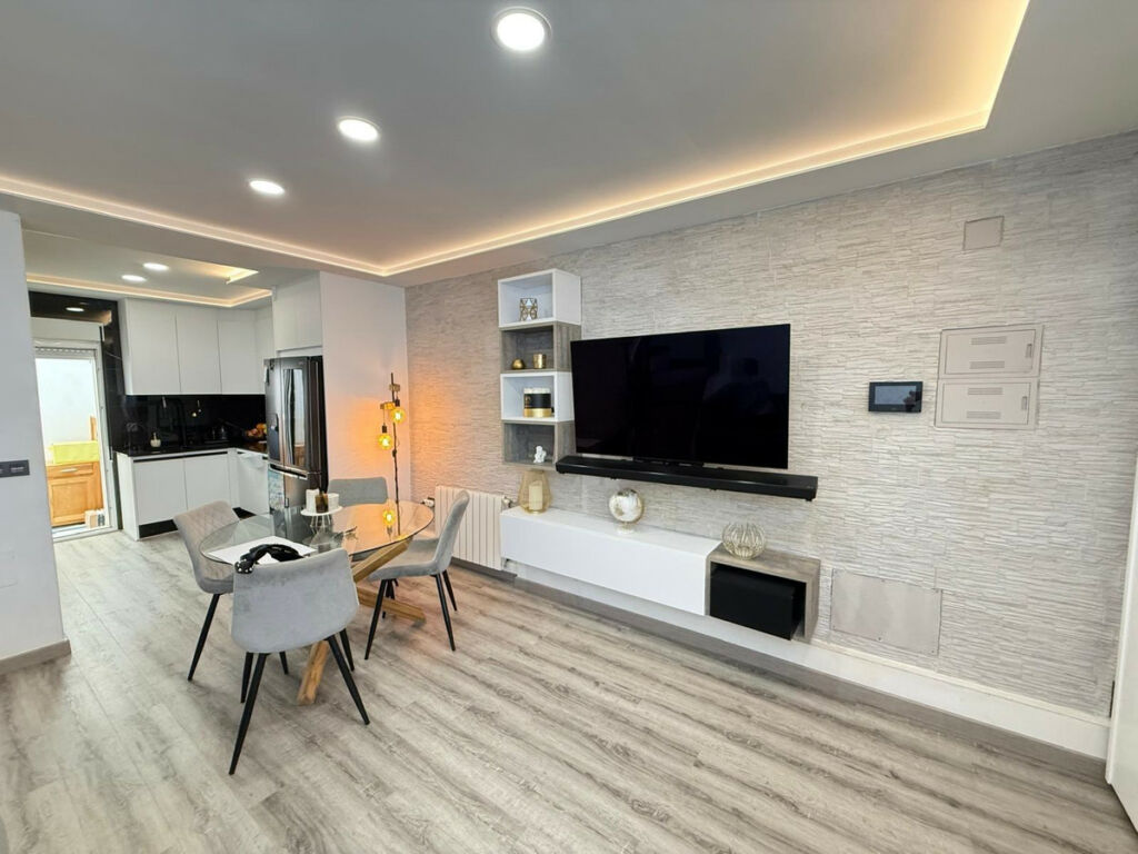Semi-Detached House Villamartin Alicante