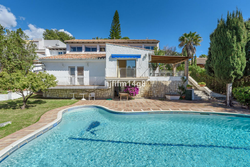 Detached Villa Nueva Andalucía Málaga