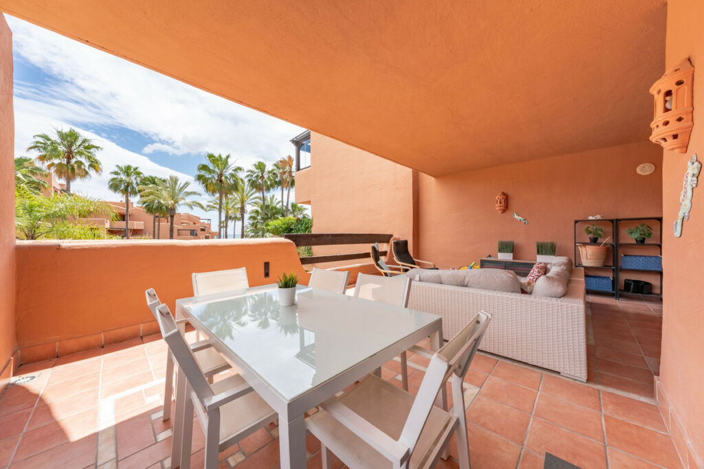 Middle Floor Apartment Estepona Málaga