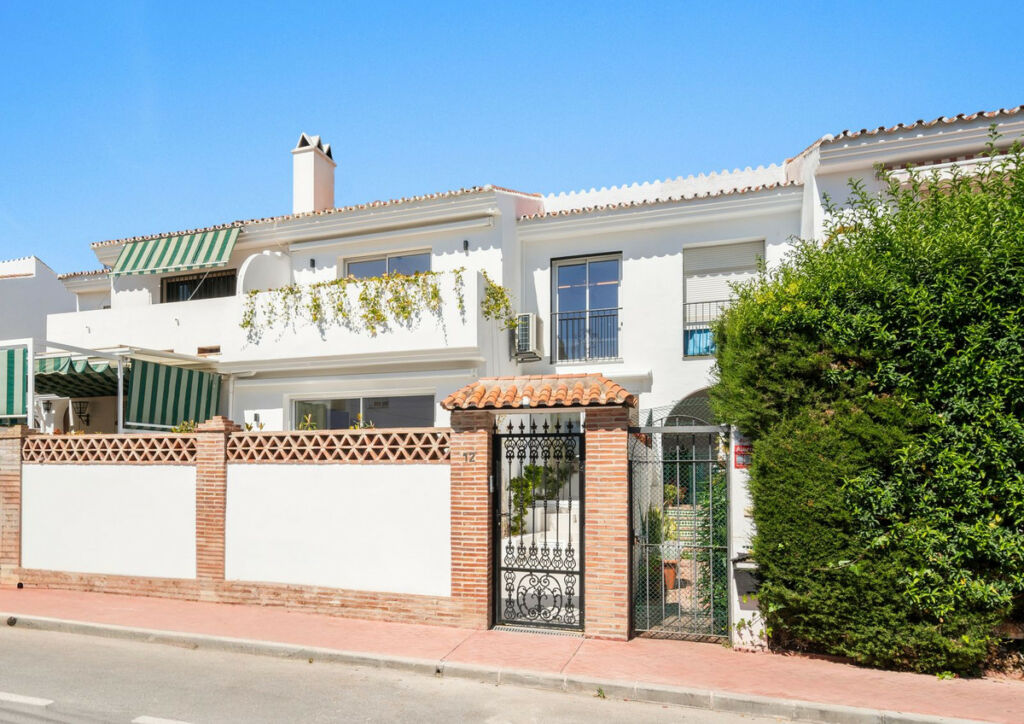 Townhouse San Pedro de Alcántara Málaga - image 17