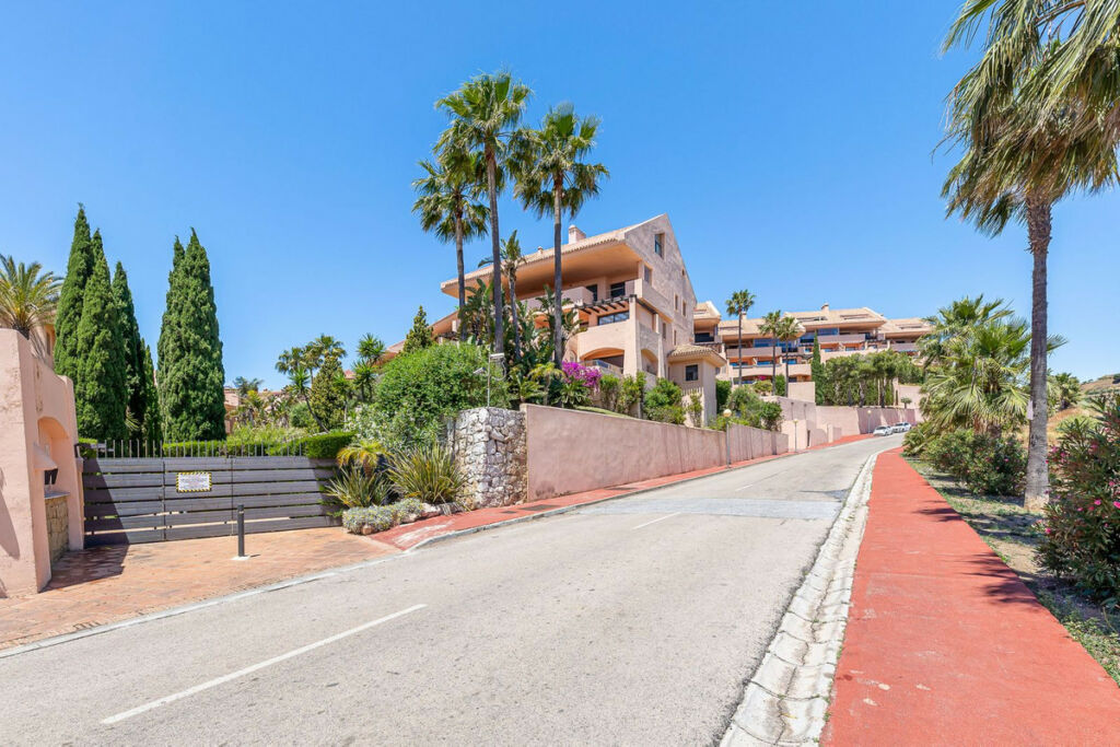 Ground Floor Apartment Calahonda Málaga - image 2