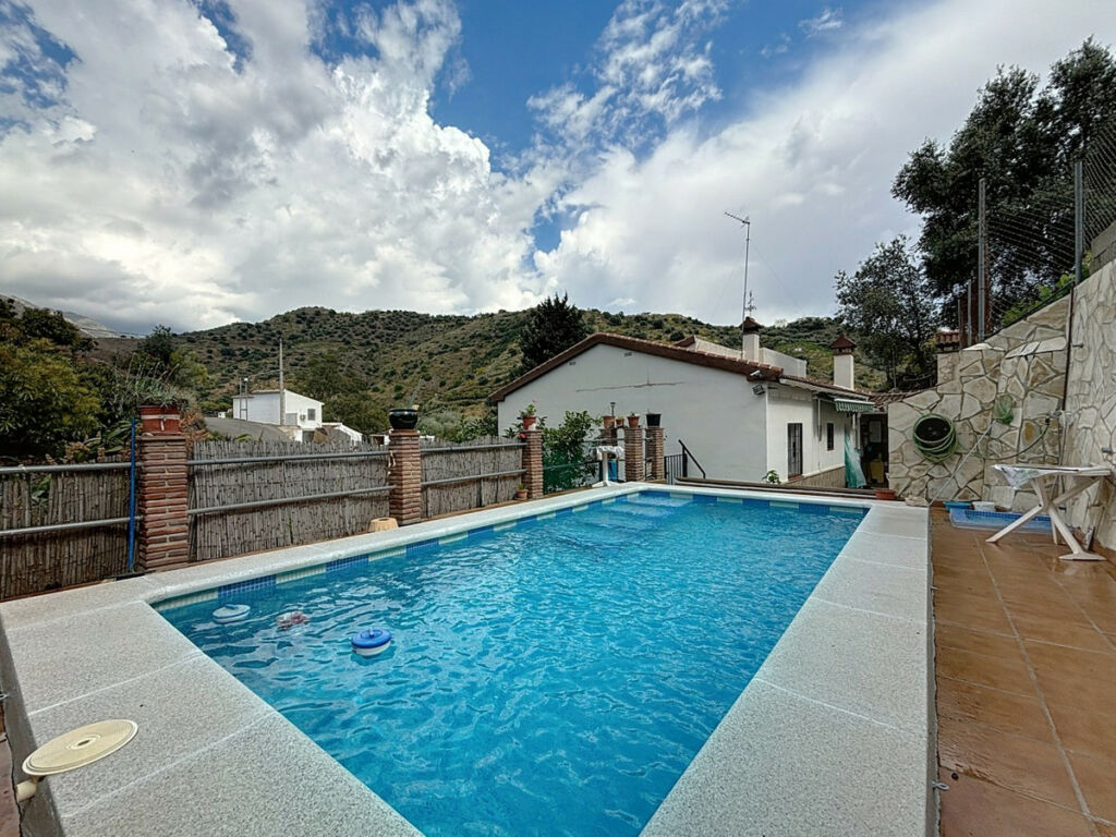 Detached Villa La Viñuela Málaga