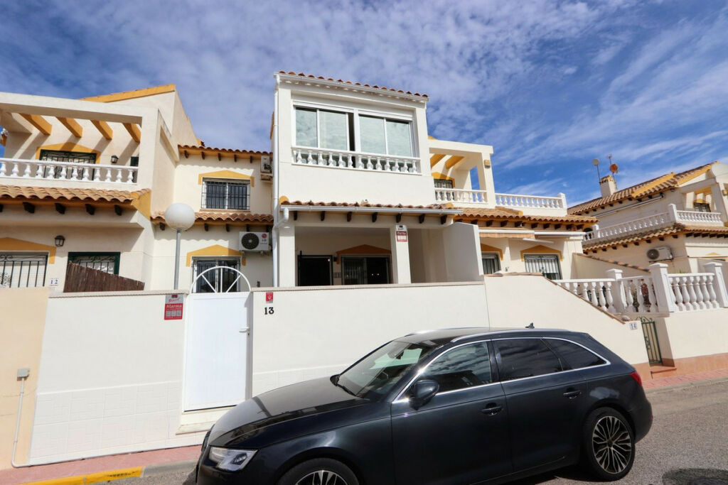 Townhouse Punta Prima Alicante - image 2