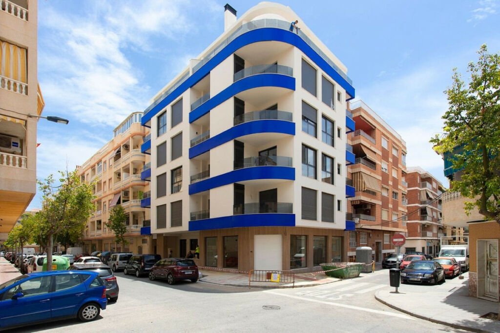 Middle Floor Apartment Torrevieja Alicante