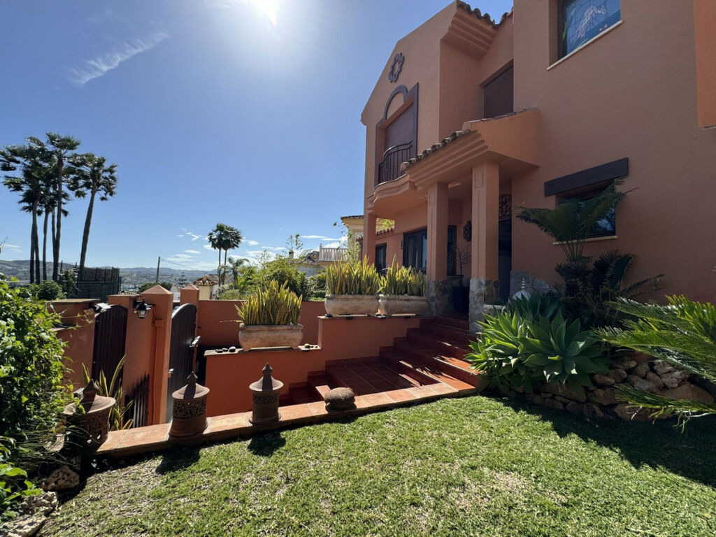 Detached Villa Sierrezuela Málaga - image 58