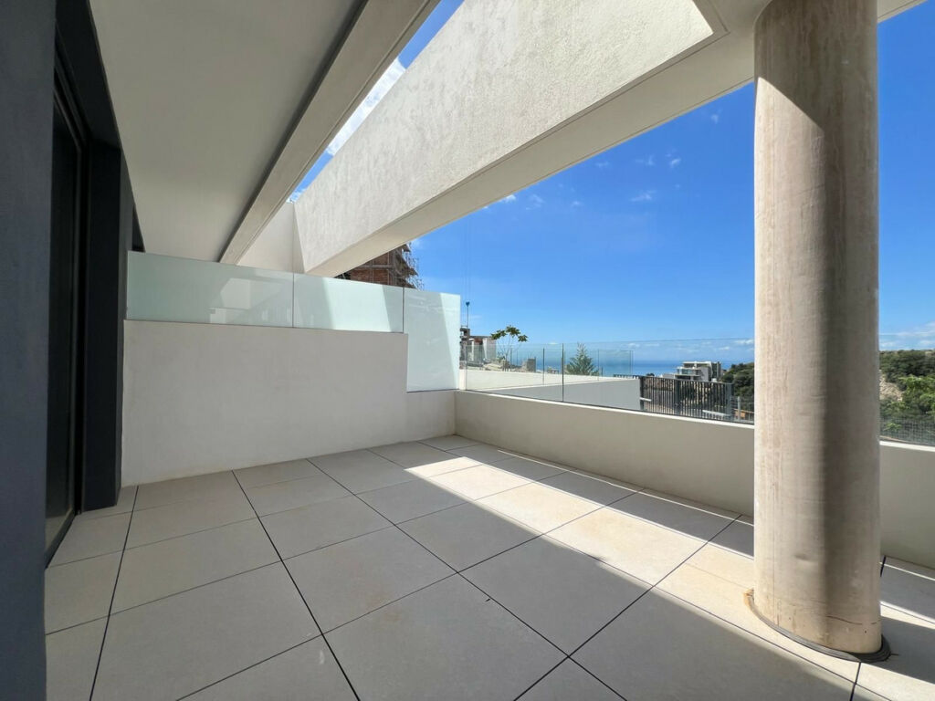 Middle Floor Apartment Marbella Málaga - image 2