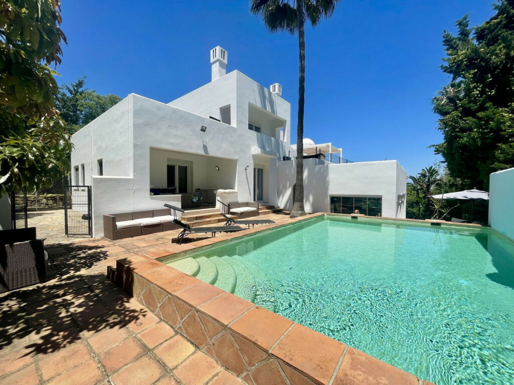 Detached Villa Sotogrande Cádiz - image 2