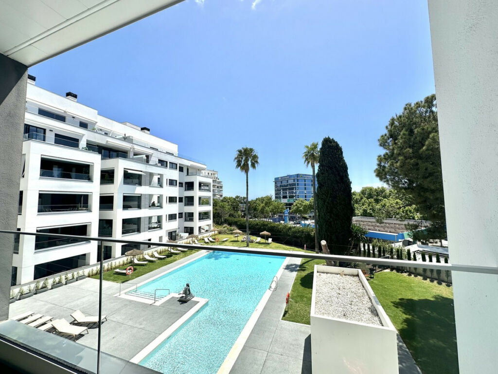 Middle Floor Apartment San Pedro de Alcántara Málaga