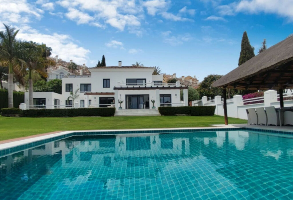 Detached Villa Nueva Andalucía Málaga