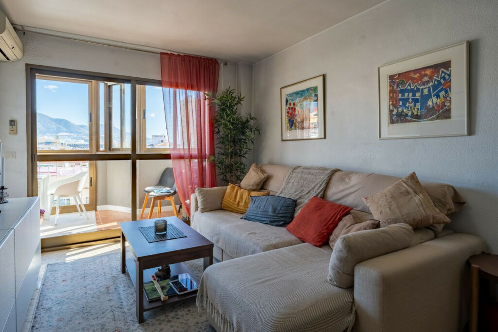Top Floor Apartment Fuengirola Málaga - image 10