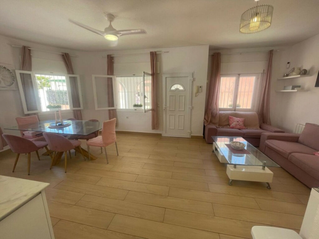 Detached Villa Playa Flamenca Alicante - image 10