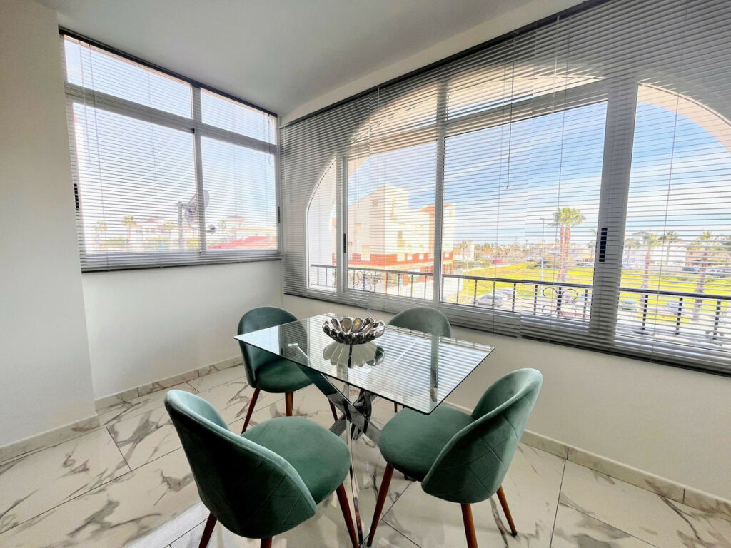 Middle Floor Apartment Villamartin Alicante - image 11