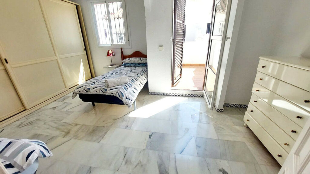 Townhouse Fuengirola Málaga - image 11