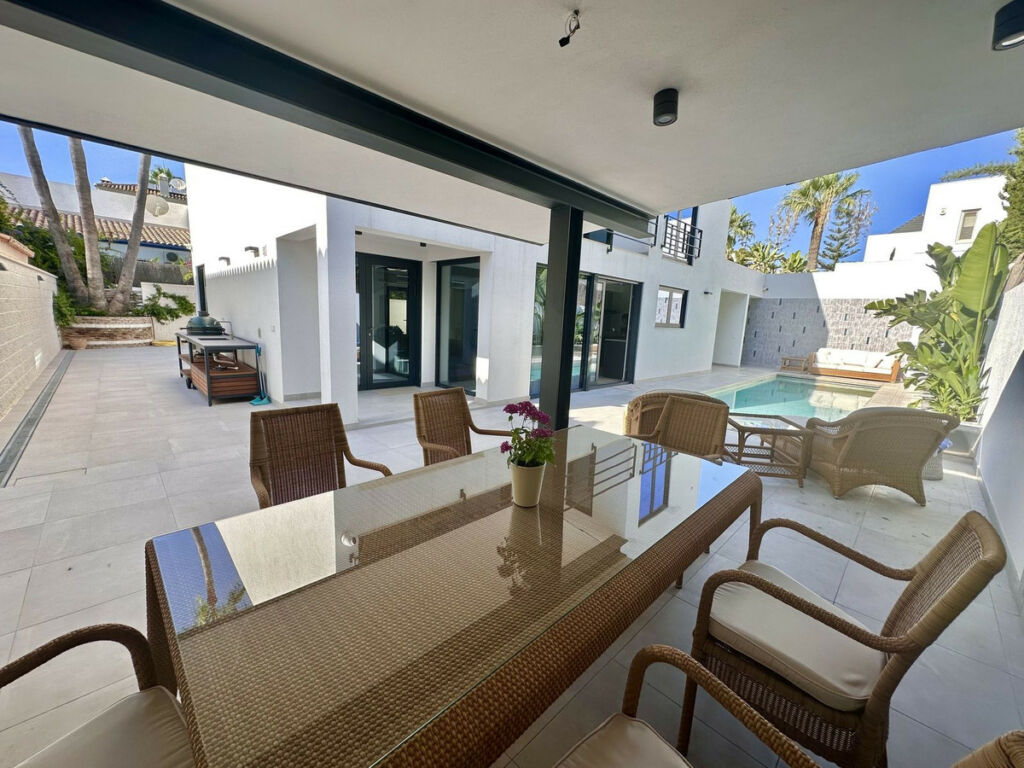 Detached Villa Puerto Banús Málaga - image 10
