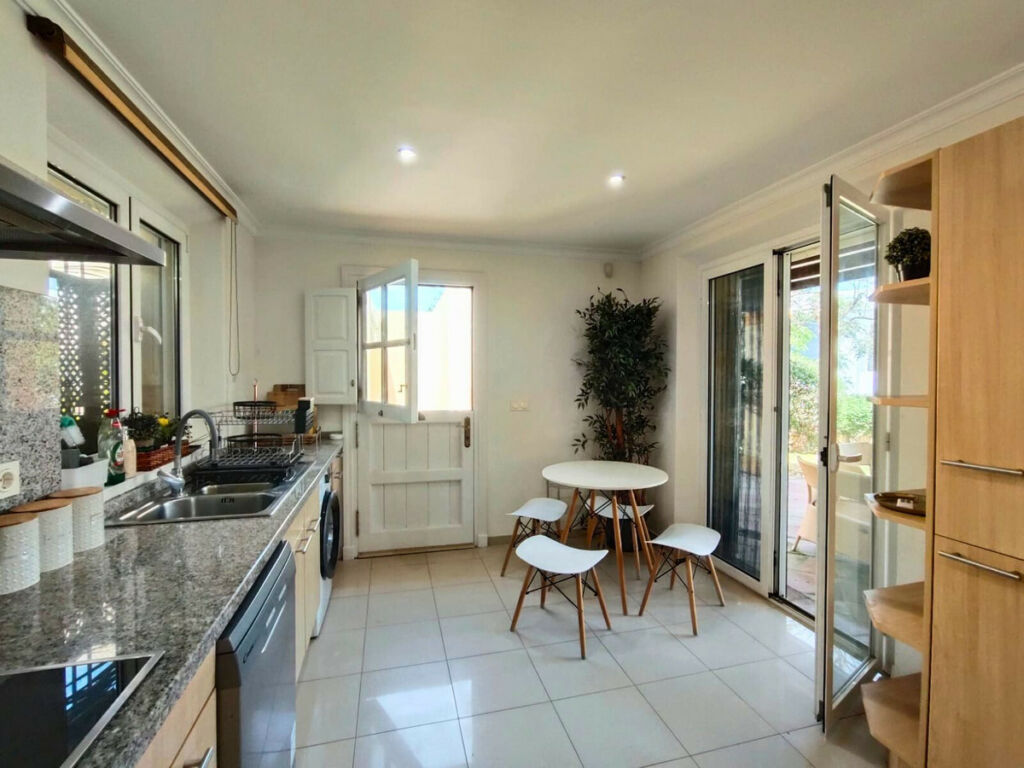 Detached Villa Sotogrande Alto Cádiz - image 10