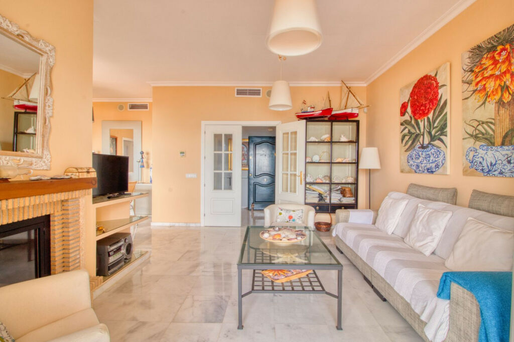 Middle Floor Apartment Manilva Málaga - image 10