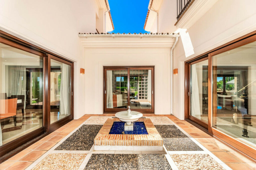 Detached Villa Sierra Blanca Málaga - image 10