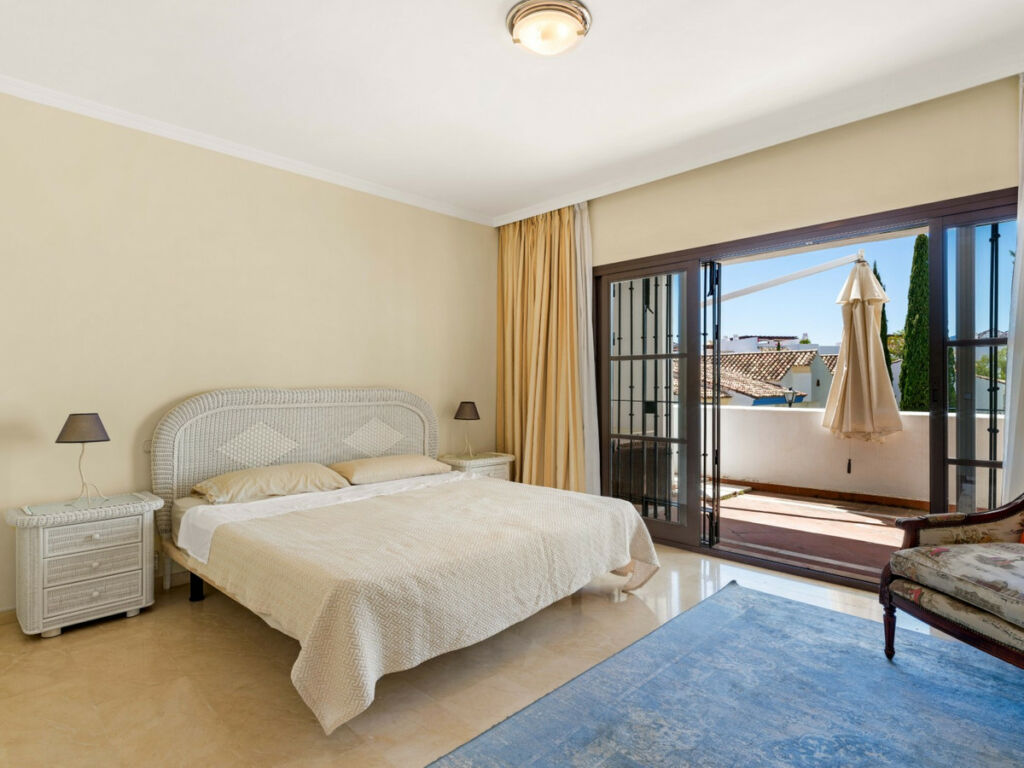 Ground Floor Apartment Los Arqueros Málaga - image 10