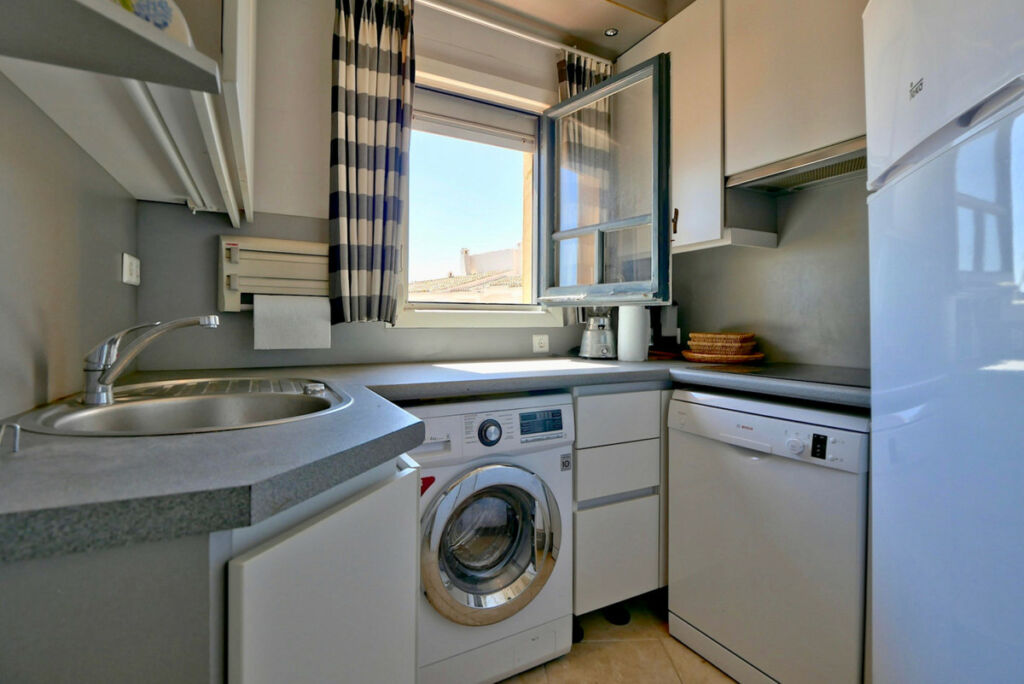 Middle Floor Apartment Puerto de Cabopino Málaga - image 10