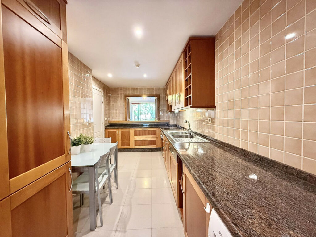 Ground Floor Apartment San Pedro de Alcántara Málaga - image 10